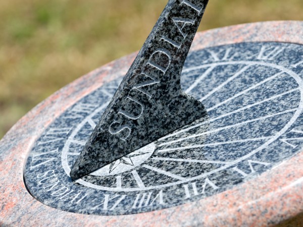 burlingham-memorial-solutions-products-sundial-bms0020-large