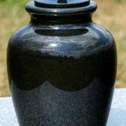 burlingham-memorial-solutions-products-urn-with-lid-black-large